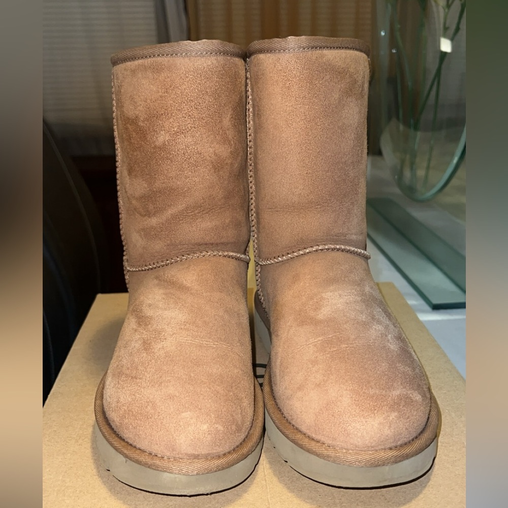 UGG Classic Short II